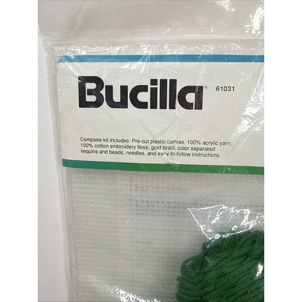 Bucilla Vintage Advent Tree Christmas Wall Decoration Pre Cut Plastic Canvas Kit - Picture 7 of 9